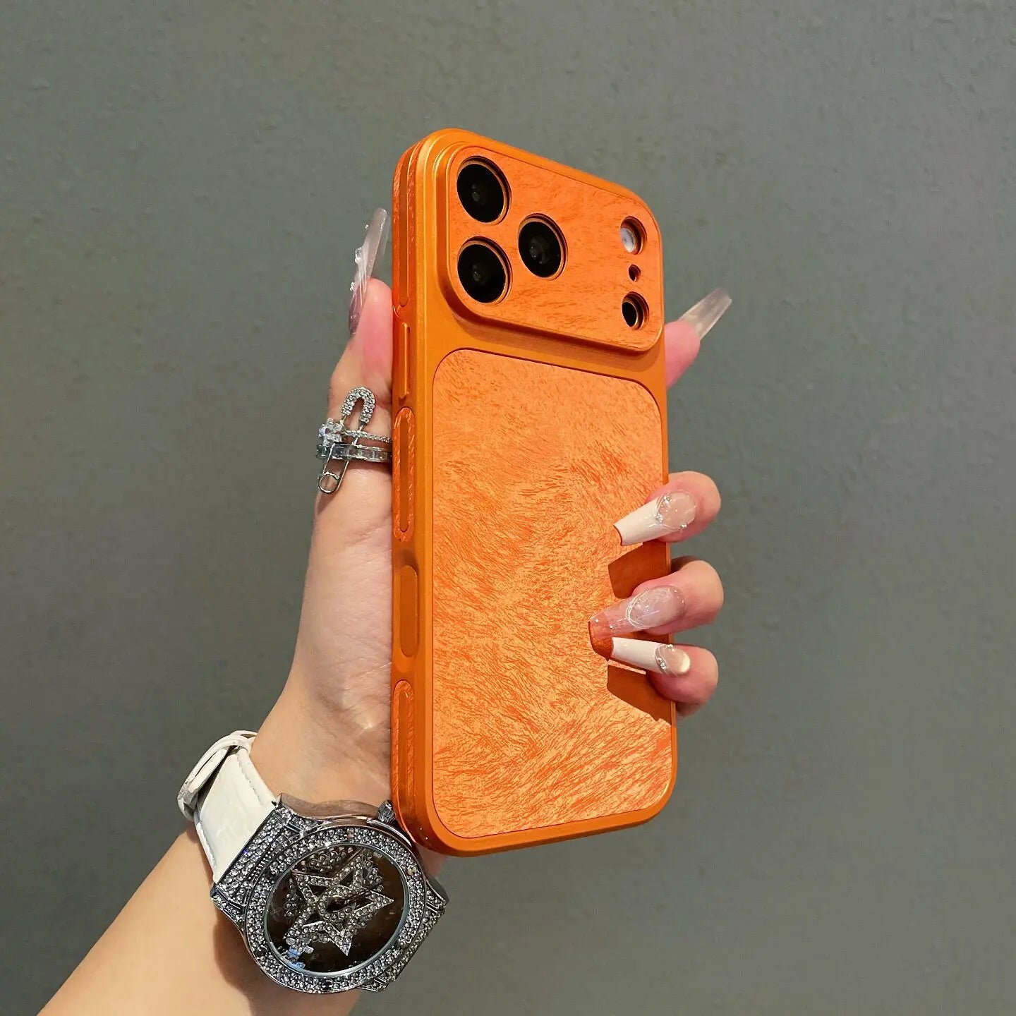 Feather-Patterned Full-Cover Leather Case for iPhone 17 Pro Max/16 Pro Max/15/14/13 - Elegant and Protective Accessory