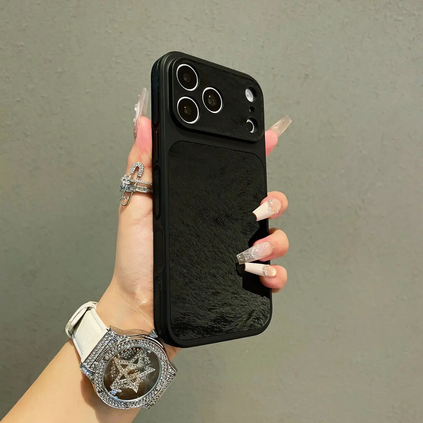 Feather-Patterned Full-Cover Leather Case for iPhone 17 Pro Max/16 Pro Max/15/14/13 - Elegant and Protective Accessory